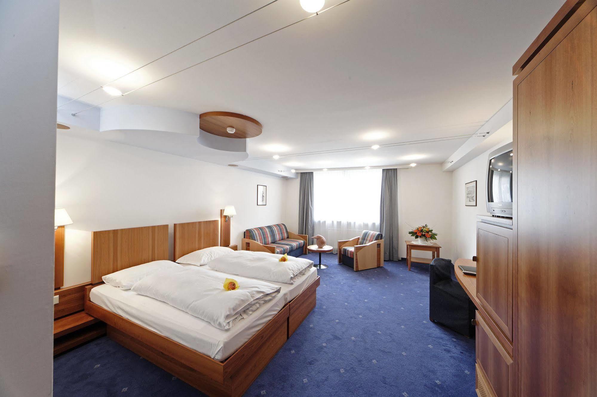 Hotel Krone - Eat, Drink, Stay Bressanone Luaran gambar
