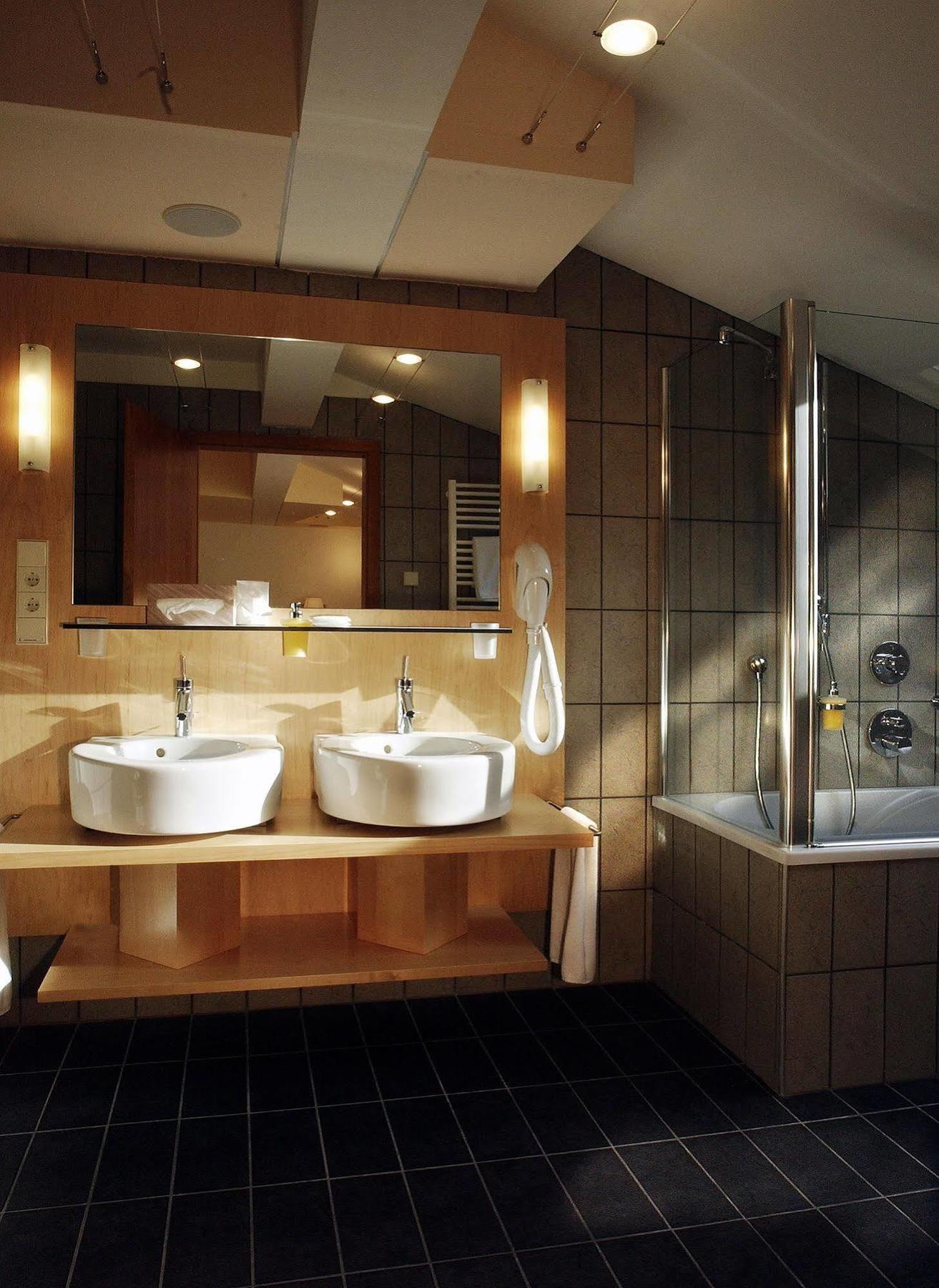 Hotel Krone - Eat, Drink, Stay Bressanone Luaran gambar